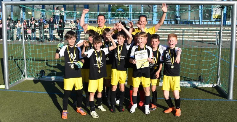 Staffelsieg der E2 nach dramatischem Endspiel gegen BSC Freiberg 2